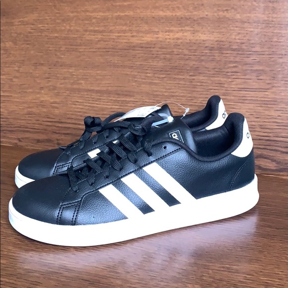 NWT Men’s Adidas Grand Court Tennis Shoes